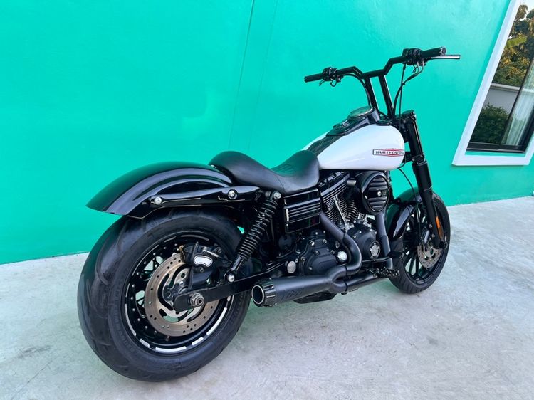 Dyna 2011 สีขาว เครื่อง 96cu 1586cc รูปที่ 3