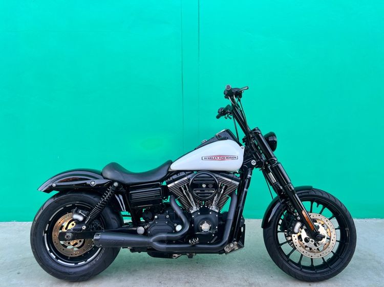 Dyna 2011 สีขาว เครื่อง 96cu 1586cc