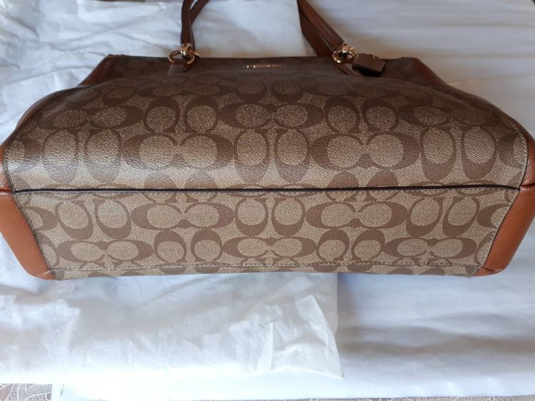 กระเป๋าถือ COACH  แท้จาก Outlet UK ใบใหญ่ Coated canvas ลาย Signature  รูปที่ 13