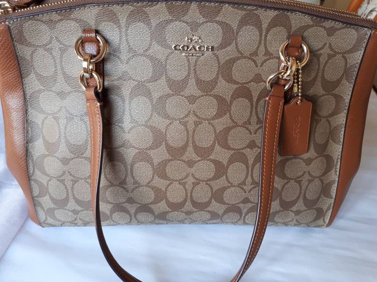 กระเป๋าถือ COACH  แท้จาก Outlet UK ใบใหญ่ Coated canvas ลาย Signature  รูปที่ 2