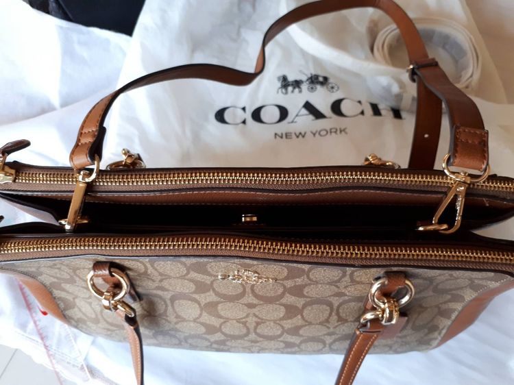 กระเป๋าถือ COACH  แท้จาก Outlet UK ใบใหญ่ Coated canvas ลาย Signature  รูปที่ 4
