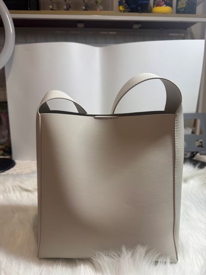 กระเป๋า  CHARLES and KEITH  รูปที่ 7