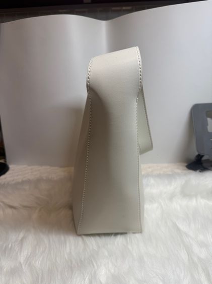 กระเป๋า  CHARLES and KEITH  รูปที่ 6