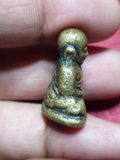 รูปหล่อหลวงพ่อเงิน รุ่นฟ้าคํารณ ปี 34 มวลสารเก่าจาก รุ่นปืนแตกปี 28 สภาพพระสวย ตอกโค๊ต แท้ดูง่าย รับประกันพระแท้ รูปที่ 11