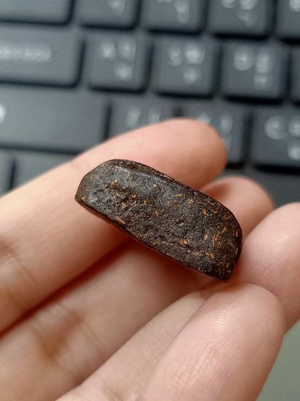 พระปิดตาหลังแบบหลวงพ่อแก้วเนื้อโซนกะลา รูปที่ 13