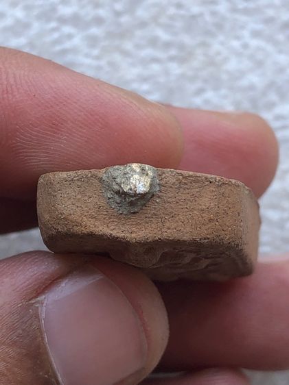 พระดินไม่ทราบที่  รูปที่ 6