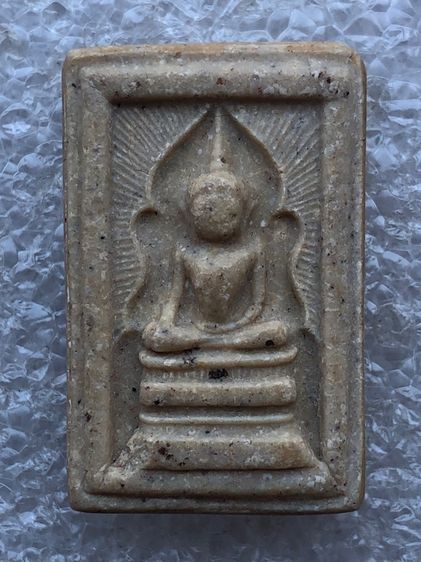 พระสมเด็จแหวกม่านหลวงพ่อกวย 