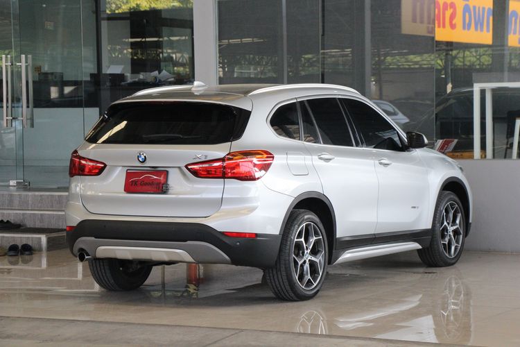 BMW X1 2018 1.5 sDrive18i xLine Utility-car เบนซิน ไม่ติดแก๊ส เกียร์อัตโนมัติ บรอนซ์เงิน รูปที่ 2