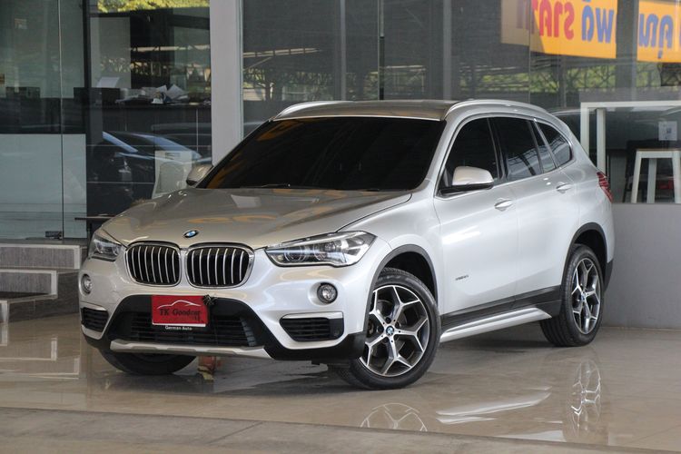 รถ BMW X1 1.5 sDrive18i xLine สี บรอนซ์เงิน