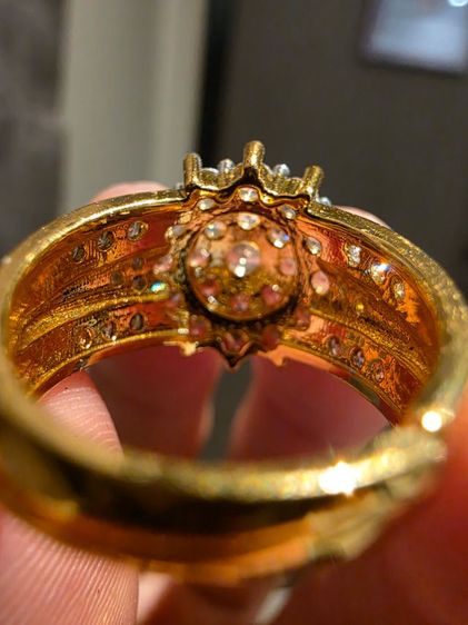 แหวนหัวเพชร สวย รุ่นเก่าเดิมๆ สวยหายาก พร้อมส่ง ของที่บ้าน ขายตามสภาพ พร้อมส่งครับ รูปที่ 6
