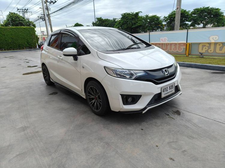 รถ Honda Jazz 1.5 S สี ขาว