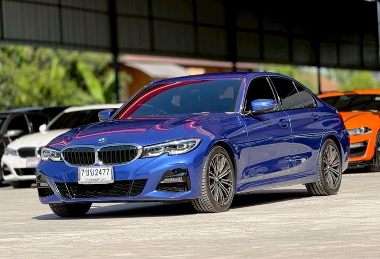 รถ BMW Series 3 320d สี น้ำเงิน