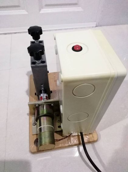 เครื่องปลอกสายไฟฟ้าแบบใช้ไฟฟ้า ทำงานอัตโนมัติ เพื่อใช้นำเอาทองแดงไปขาย รูปที่ 2