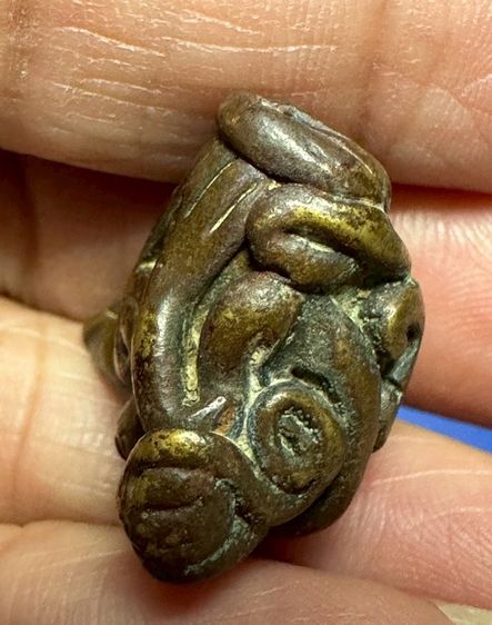 พระปิดตาหลวงพ่อทัพ วัดทองยันต์ยุ่งเนื้อสัมฤทธิแก่ทอง เก่า ผิวตามซอกมีคราบเบ้า  รูปที่ 4