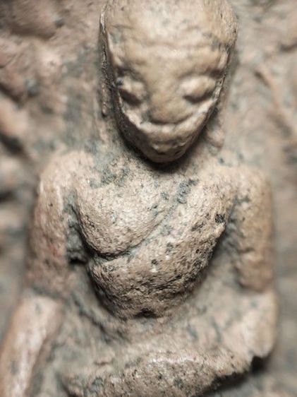 พระรอดลำพูนพิมพ์ใหญ่สวยๆครับ รูปที่ 8