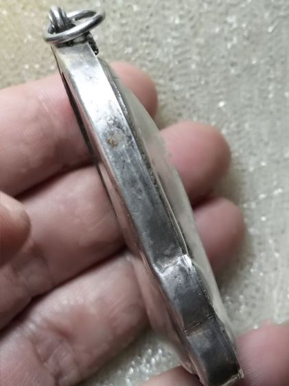 พระยอดขุนพลพะเยาเลี่ยมเงินแท้ยกซุ้มครับ รูปที่ 11