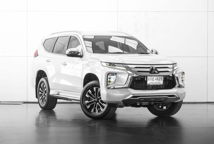 รถ Mitsubishi Pajero Sport 2.4 GT Premium 2WD สี ขาว