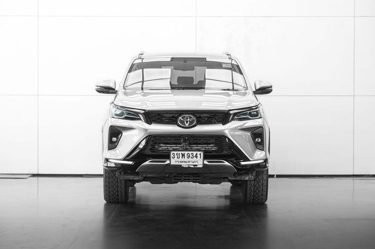 Toyota Fortuner 2022 2.4 Leader V 4WD Utility-car ดีเซล ไม่ติดแก๊ส เกียร์อัตโนมัติ เทา รูปที่ 3