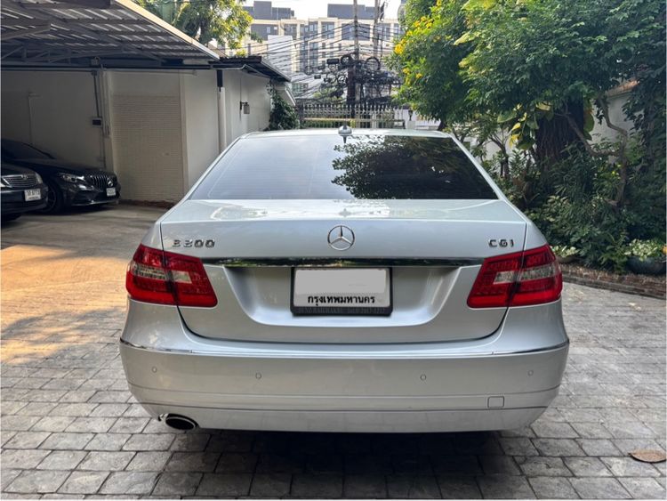 Mercedes-Benz E-Class 2011 E200 CGI Sedan เบนซิน ไม่ติดแก๊ส เกียร์อัตโนมัติ บรอนซ์เงิน รูปที่ 2