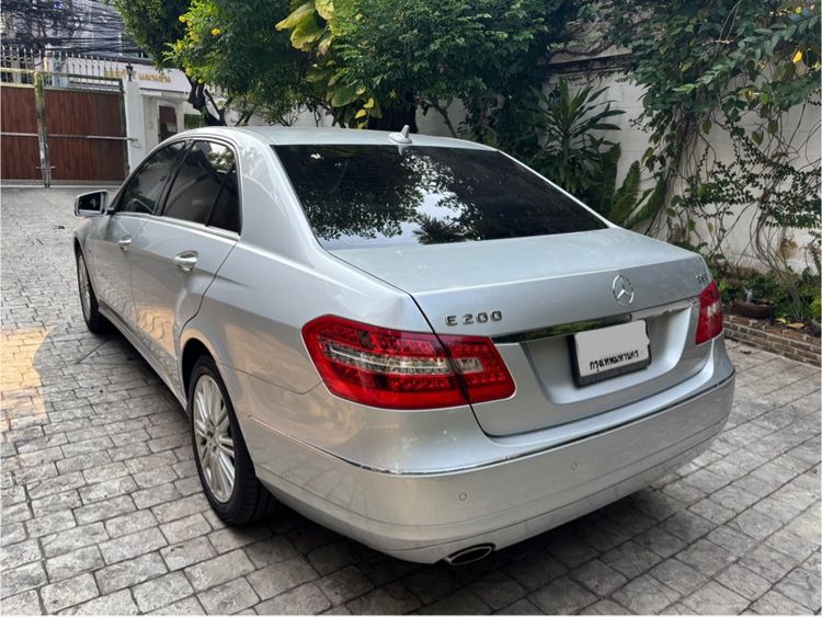 Mercedes-Benz E-Class 2011 E200 CGI Sedan เบนซิน ไม่ติดแก๊ส เกียร์อัตโนมัติ บรอนซ์เงิน รูปที่ 3