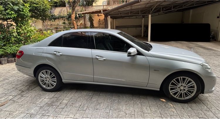 Mercedes-Benz E-Class 2011 E200 CGI Sedan เบนซิน ไม่ติดแก๊ส เกียร์อัตโนมัติ บรอนซ์เงิน รูปที่ 4