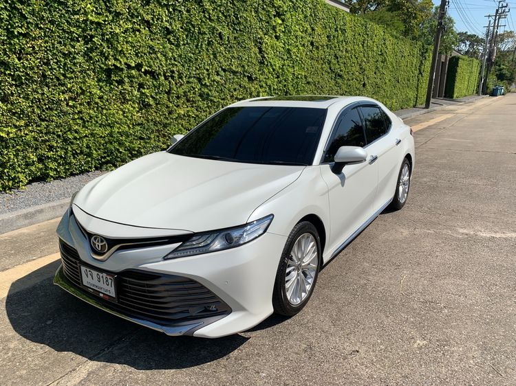 รถ Toyota Camry 2.5 G สี ขาว