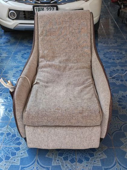 เก้าอี้นวดไฟฟ้า Panasonic EP-MS40 เครื่องนวดโซฟา ที่มีดีไซน์เหมือนโซฟาและรวมฟังก์ชันการนวดและที่พักเท้าและนวดน่องไว้ในเครื่องเดียว  รูปที่ 4