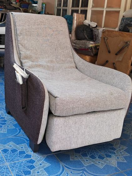 เก้าอี้นวดไฟฟ้า Panasonic EP-MS40 เครื่องนวดโซฟา ที่มีดีไซน์เหมือนโซฟาและรวมฟังก์ชันการนวดและที่พักเท้าและนวดน่องไว้ในเครื่องเดียว  รูปที่ 7