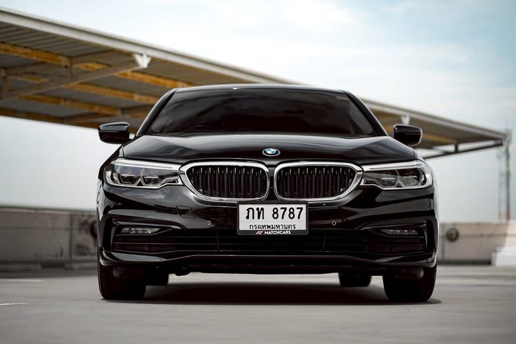 BMW Series 5 2020 530e Sedan ปลั๊กอินไฮบริด (PHEV) ไม่ติดแก๊ส เกียร์อัตโนมัติ ดำ รูปที่ 2