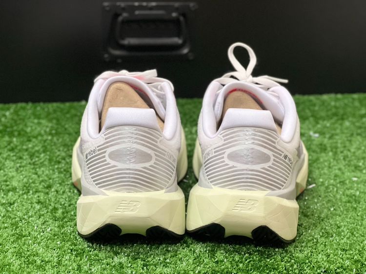 New Balance FuelCell Rebel v5 รองเท้าวิ่งผู้ชาย เบอร์ 9.5 US, 9 UK รูปที่ 2