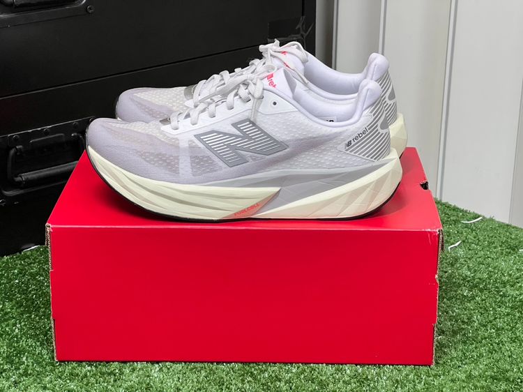 New Balance FuelCell Rebel v5 รองเท้าวิ่งผู้ชาย เบอร์ 9.5 US, 9 UK รูปที่ 9