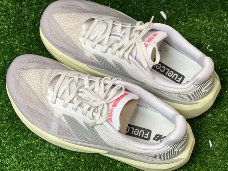 New Balance FuelCell Rebel v5 รองเท้าวิ่งผู้ชาย เบอร์ 9.5 US, 9 UK รูปที่ 5