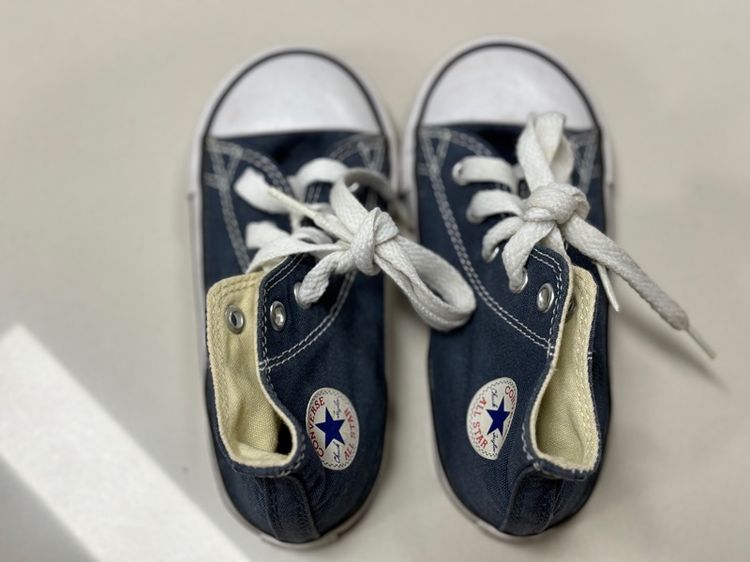 รองเท้าเด็ก มือสอง ของแท้ ใช้เอง รองเท้าConverse รองเท้าConverseแท้ ของเด็ก รูปที่ 2