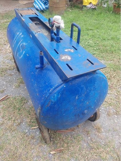 ถังลม ขนาดปนะมาณ 500 ลิตร  รูปที่ 4