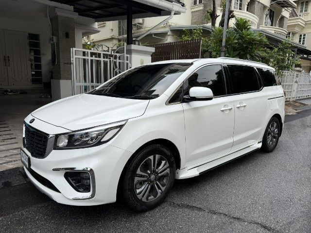Kia Grand Carnival 2019 2.2 SXL Van ดีเซล ขาว รูปที่ 2