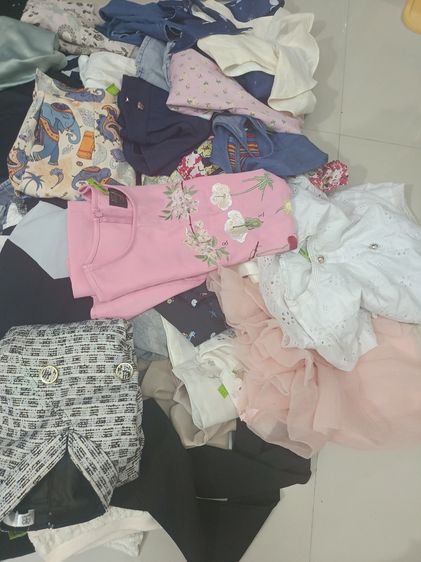 อื่นๆ อื่นๆ อื่นๆ ไม่มีแขน ขายเหมาเสื้อ เดรส ยันส์ จั๊ม ขาสั้น 49 ตัว