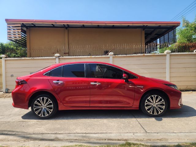 Toyota Altis 2020 1.8 Hybrid High Sedan ไฮบริด ไม่ติดแก๊ส เกียร์อัตโนมัติ แดง รูปที่ 4