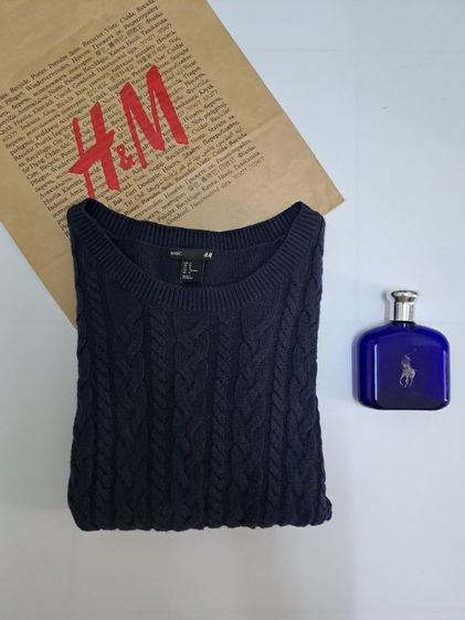 เสื้อสเวตเตอร์ถักแบบเคเบิลสีน้ำเงินกรม แบรนด์ H and M รูปที่ 4