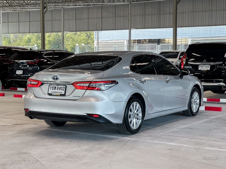 Toyota Camry 2020 2.5 HV Sedan ไฮบริด ไม่ติดแก๊ส เกียร์อัตโนมัติ บรอนซ์เงิน รูปที่ 3