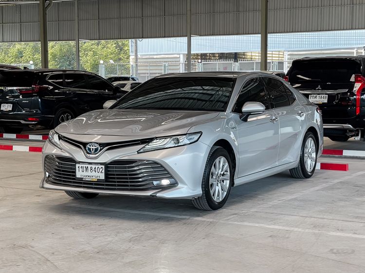 Toyota Camry 2020 2.5 HV Sedan ไฮบริด ไม่ติดแก๊ส เกียร์อัตโนมัติ บรอนซ์เงิน