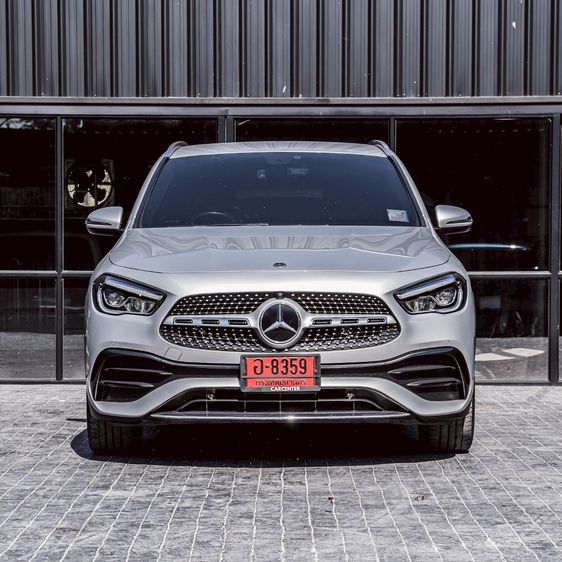 รถ Mercedes-Benz GLA-Class GLA200 สี บรอนซ์เงิน