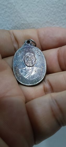 เหรียญหลวงพ่อคูณปี37มีรอยจาร รูปที่ 9