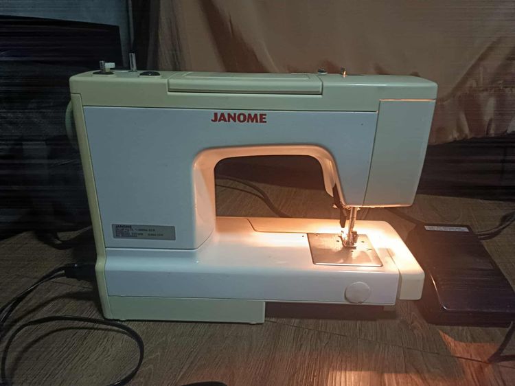 จักรเย็บผ้า Janome 415 sewing machine virtually unused รูปที่ 3