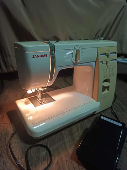 จักรเย็บผ้า Janome 415 sewing machine virtually unused