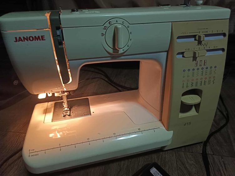 จักรเย็บผ้า Janome 415 sewing machine virtually unused รูปที่ 2