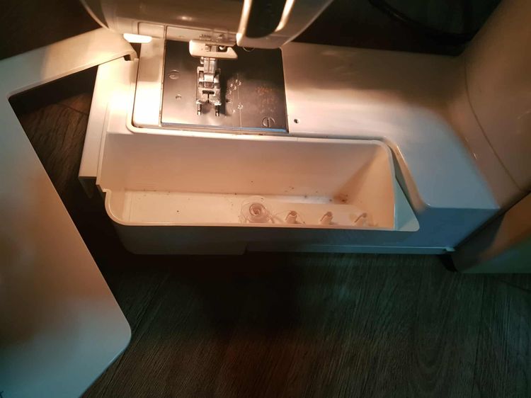 จักรเย็บผ้า Janome 415 sewing machine virtually unused รูปที่ 4