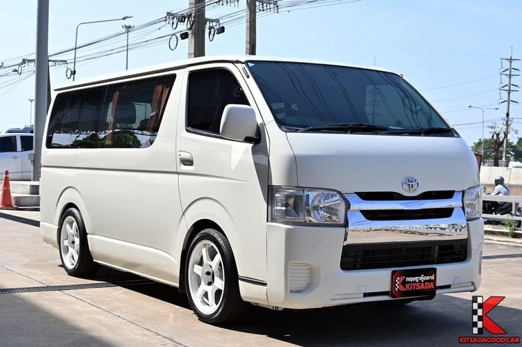 Toyota Hiace 2014 3.0 D4D Van ดีเซล ไม่ติดแก๊ส เกียร์ธรรมดา ขาว