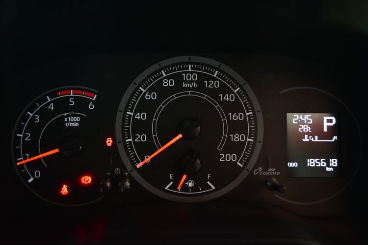 Toyota Commuter 2023 2.8 Van ดีเซล ไม่ติดแก๊ส เกียร์อัตโนมัติ เทา รูปที่ 3