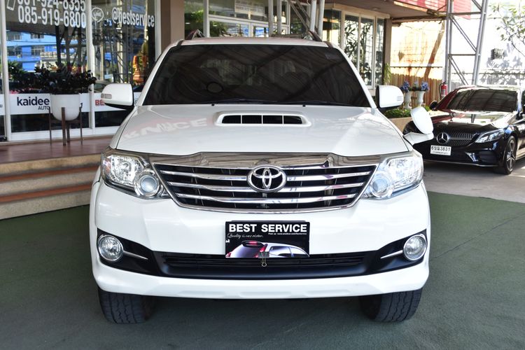 Toyota Fortuner 2015 3.0 V Utility-car ดีเซล ไม่ติดแก๊ส เกียร์อัตโนมัติ ขาว รูปที่ 2