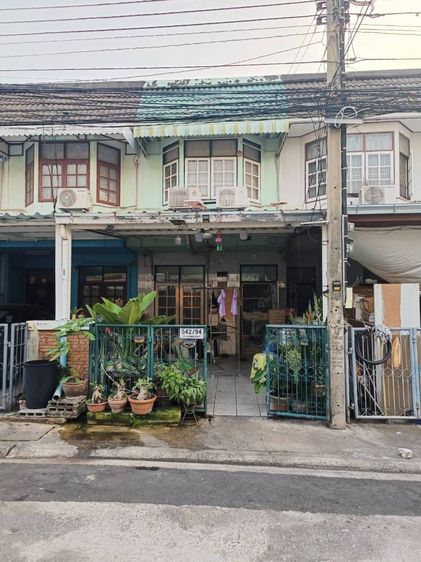 มีบางส่วน ขายทาวน์เฮ้าส์ 2 ชั้น หมู่บ้านอยู่เจริญ 542 ทำเลดี เดินทางสะดวก   